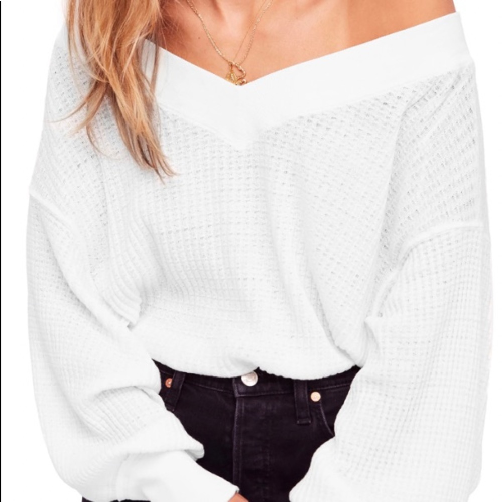 WE THE FREE SWEATER SIZE M